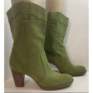 Born‎ Genevieve Green Suede Perforated Western Ankle Boots Heel Sz 6.5